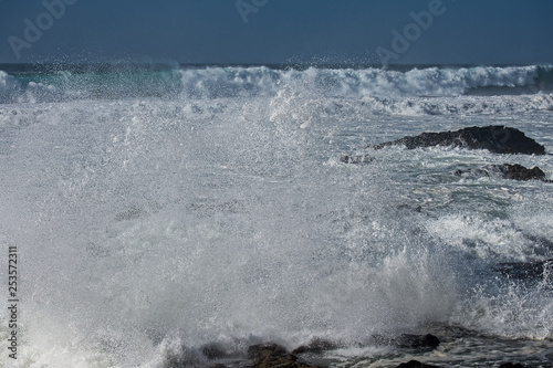 Der Atlantik zeigt sich von seiner rauen Seite photo