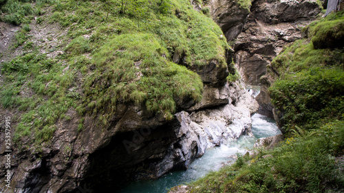 natural mountain klamm river © Horner