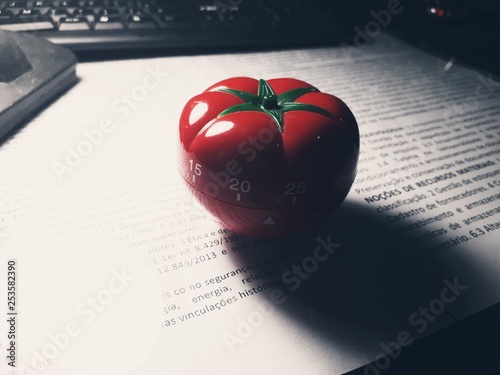 Pomodoro timer - mechanical tomato shaped kitchen timer for cooking or studying.