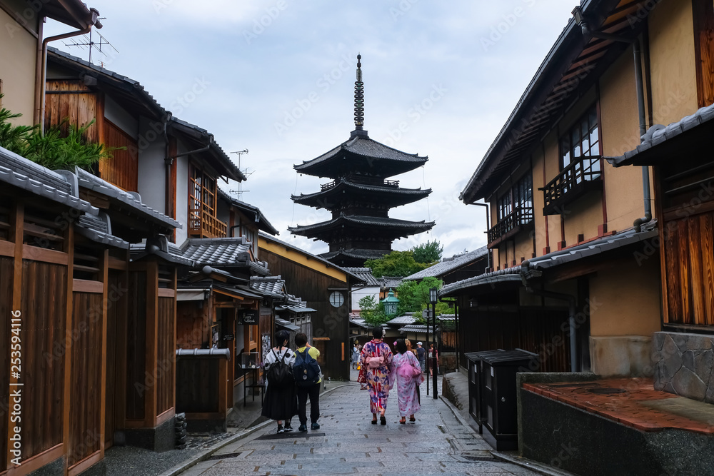 京都市 八坂の塔 雨天