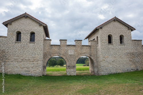 Tor eines Römerkastell photo