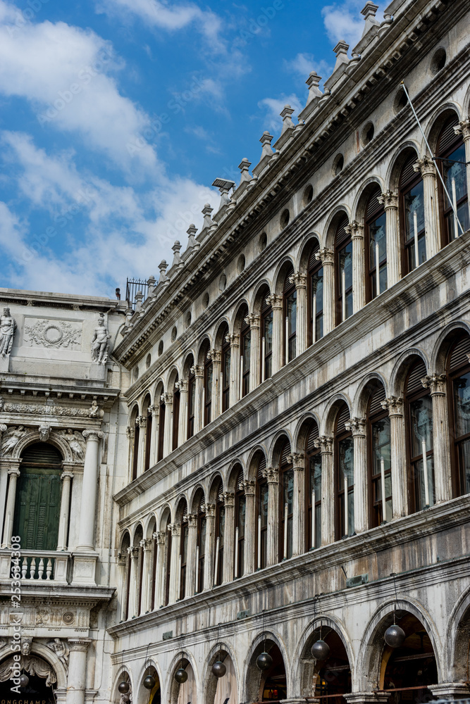 Italy, Venice, Piazza San Marco, LOW ANGLE VIEW OF HISTORICAL BUILDING AGAINST SKY
