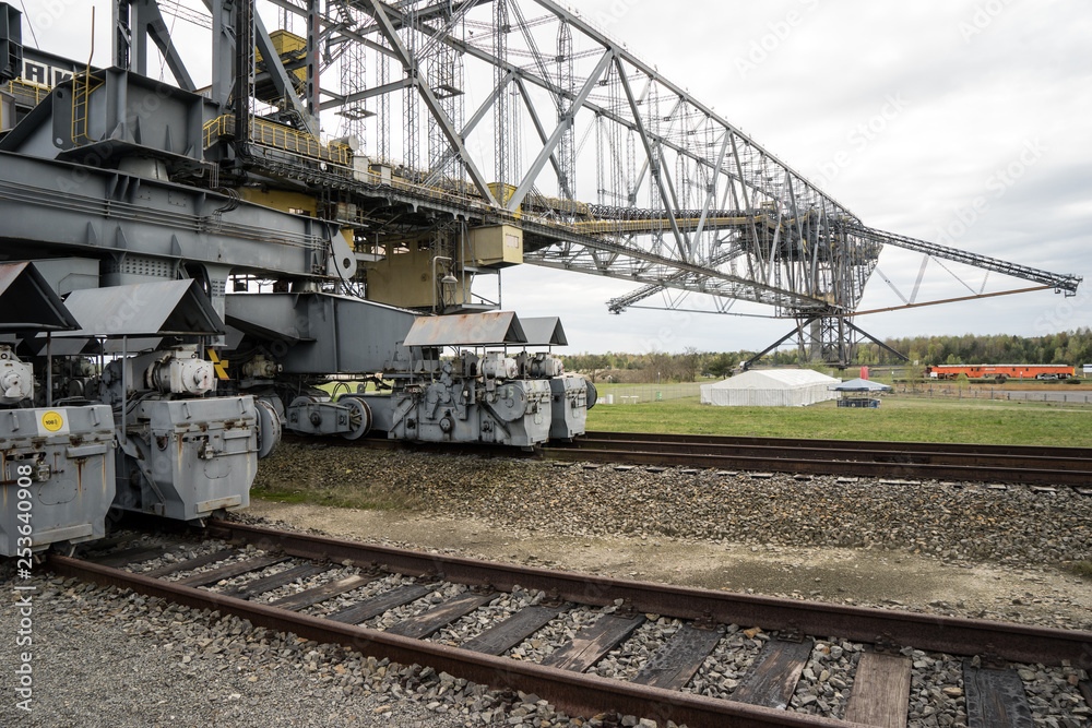 Naklejka premium Abraumförderbrücke F60 im Braunkohletagebau