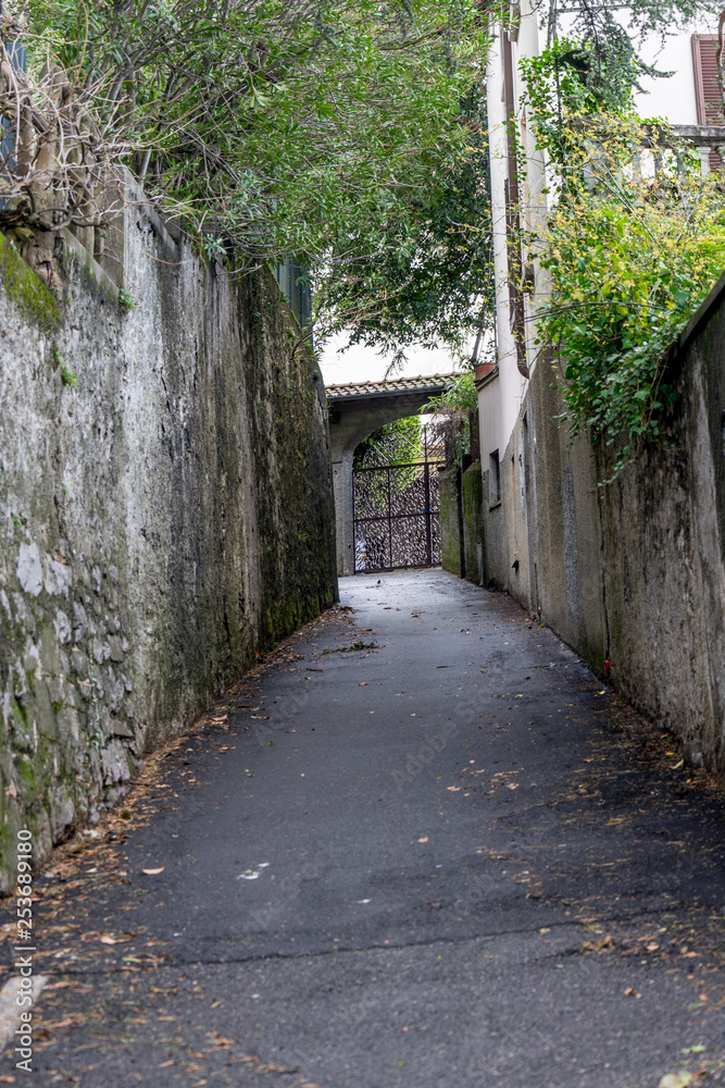 Italy, Varenna, Lake Como, a narrow road