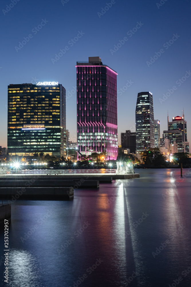 Obraz premium Hochiminh City by night