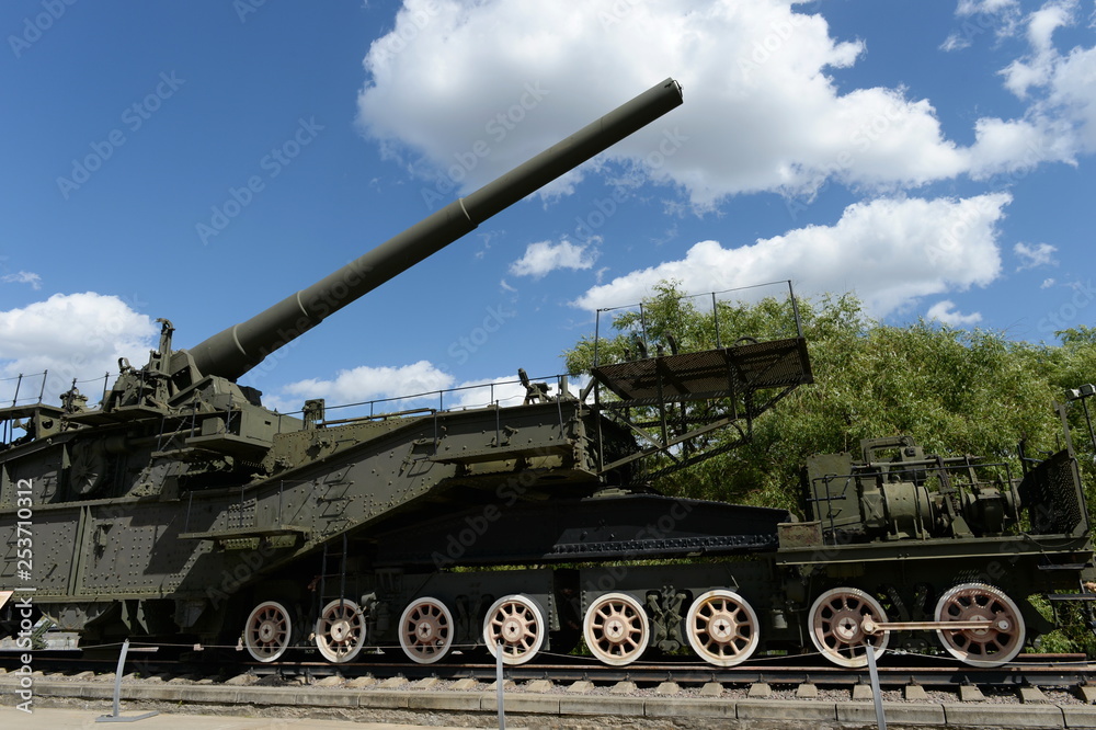 305-mm maritime railway artillery installation TM-3-12 in the museum of military equipment on Poklonnaya Hill in Moscow 305-mm maritime railway artillery installation TM-3-12 in the museum of military equipment on Poklonnaya Hill in Moscow