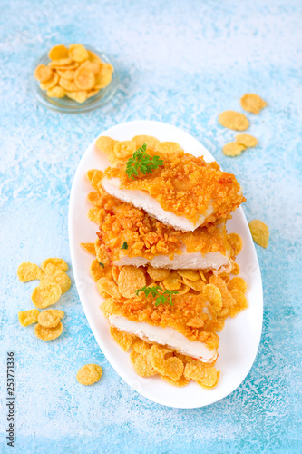 Hähnchenbrust in Cornflakes-Kruste,