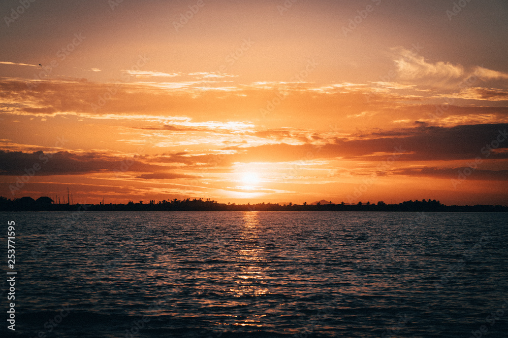 Traumhafter Sonnenuntergang auf Fiji