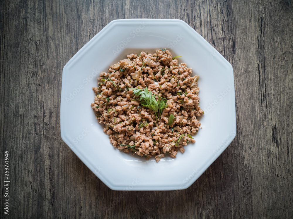 White plate with natural soy protein White plate with natural soy protein