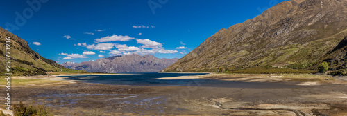 Panoramic photos of Lake Ha...