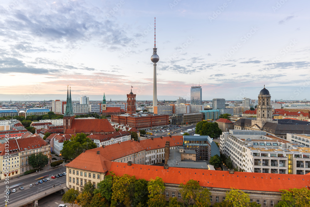 Berlin Skyline Fernsehturm Rotes Rathaus Deutschland Stadt
