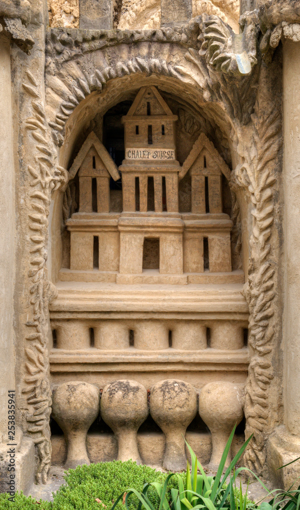 Obraz premium Détail du Palais Idéal à Hauterives, France