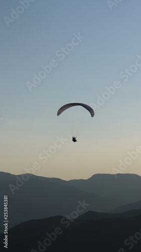 La liberté en parachute