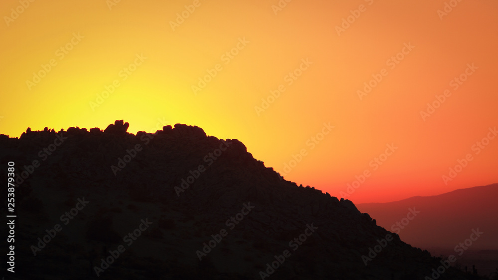 Obraz premium sunset ,landscape, silhouette,beautiful, dusk, mountian sunset