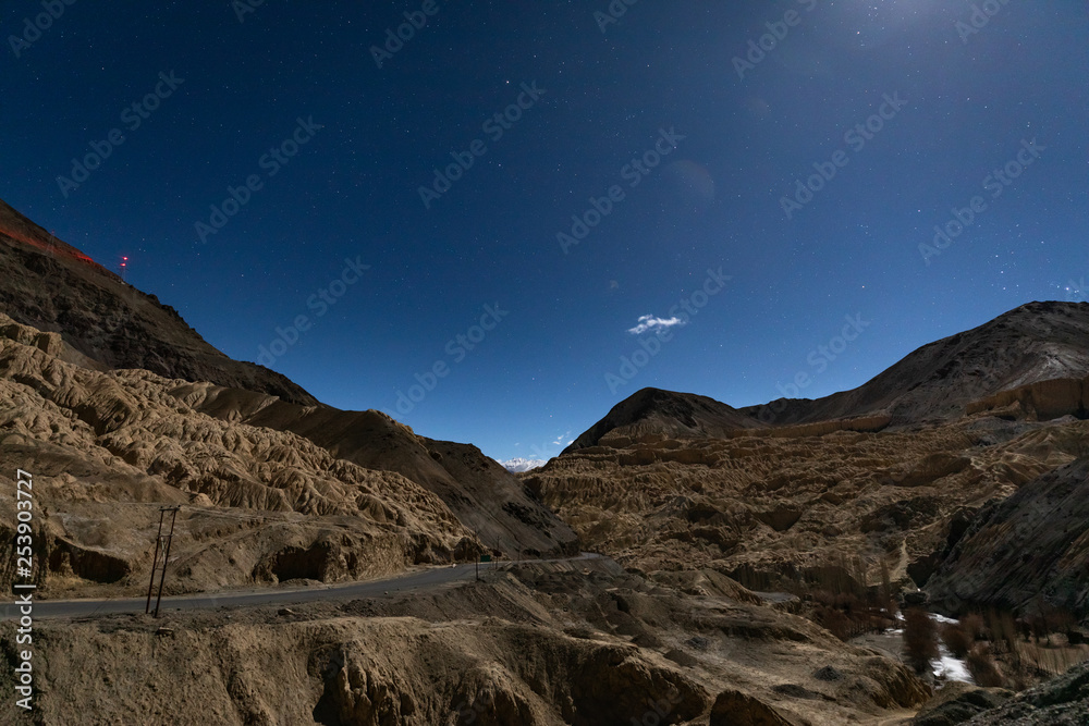 Obraz premium Dry cold dessert landscape of Lamayuru in Ladakh at night