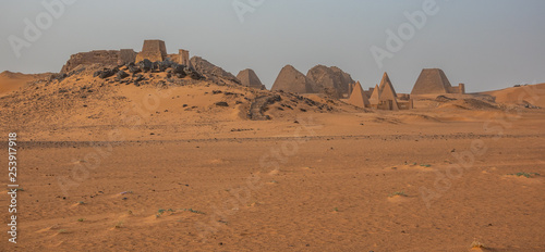 Foto Pyramid of the Black Pharaohs of the Kush Empire in Sudan, Africa