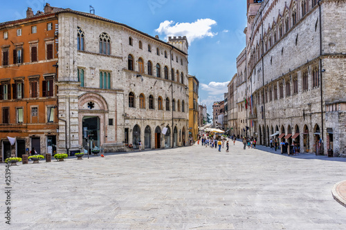 Fototapeta Naklejka Na Ścianę i Meble -  Blick in den Corso Vannucci in Perugia vom Domplatz her