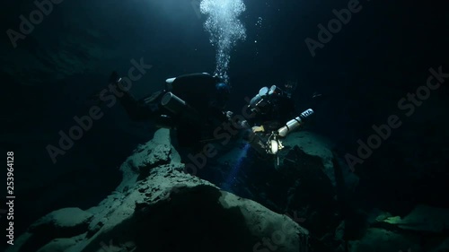 Wallpaper Mural Cave diving in Budapest Torontodigital.ca