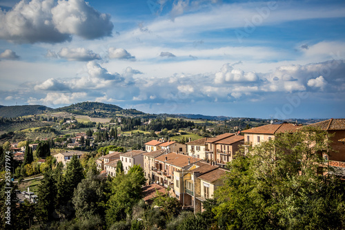 Beautiful autumn landscape in Tuscany. Near San Gimignano, Tuscany, Italy © Ilia Baksheev