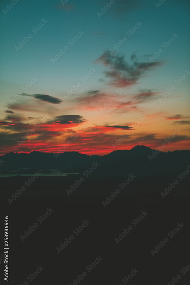 Obraz premium sunset in the mountains