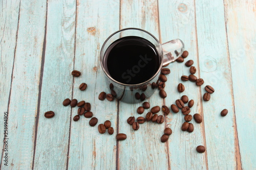 Café noir et grains de café