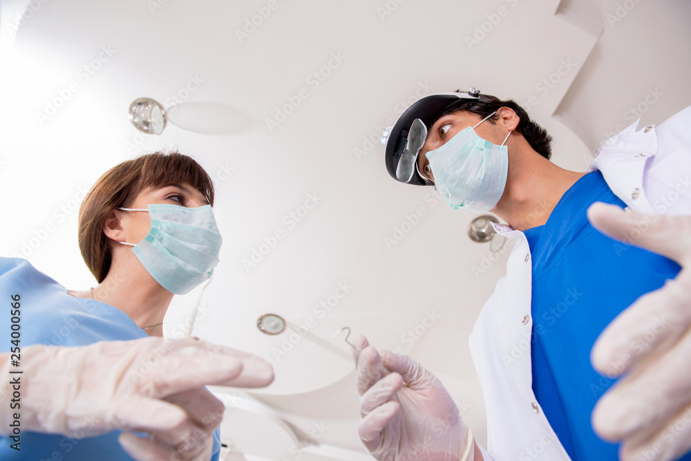 Naklejka premium Concept of treating teeth at dentists