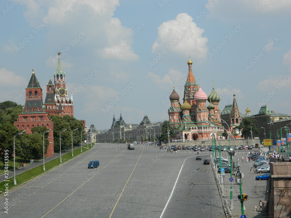Obraz premium Russia. Moscow. View of the Red Square from Moskvoretsky Bridge
