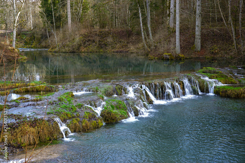Hasenbach-Wasserfall bei der Wimsener H  hle  Schw  bische Alb  Baden W  rttemberg  Deutschland