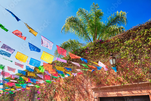 Mexico, Colorful buildings and streets of San Miguel de Allende in historic city center