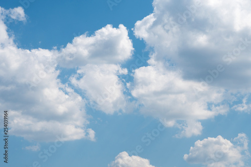 Fototapeta Naklejka Na Ścianę i Meble -  Wolken im blauen Himmel