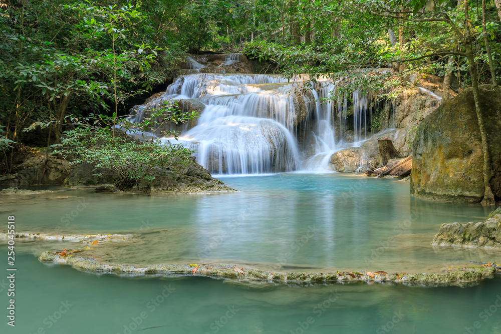 Fototapeta premium Erawan Waterfall tier 1, in National Park at Kanchanaburi, Thailand