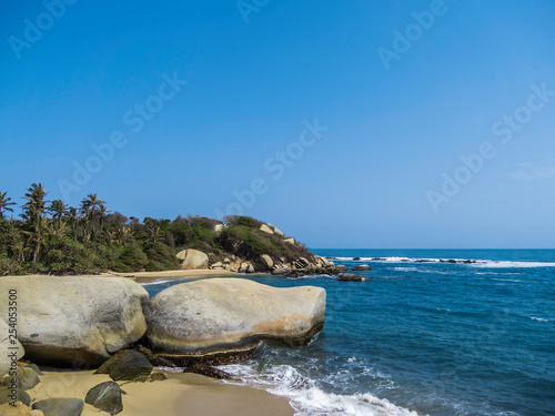 Obraz na płótnie Beautiful natural beach in Tayrona National Park in Colombia w salonie