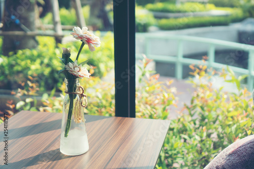 Flower vase decorated in a ...