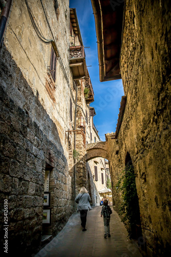 Fototapeta Naklejka Na Ścianę i Meble -  Pienza. Streets and towers of Pienza, small medieval town in Tuscany, Italy	