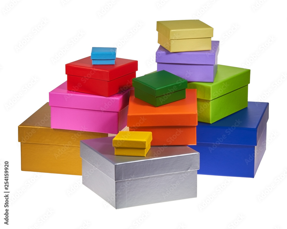 Quadratische Geschenkboxen aus bunter Pappe.