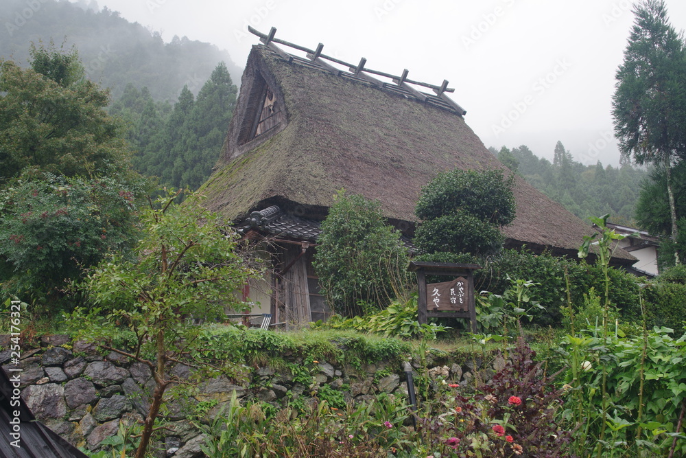 日本　田舎　京都府　美山町　日本家屋　田舎　かやぶきの里　秋