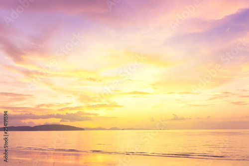Fototapeta Naklejka Na Ścianę i Meble -  beautiful sea at sunset
