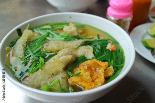 Mi van than,Vietnamese noodle