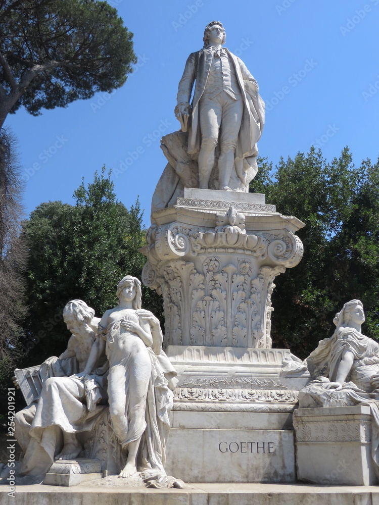 Fototapeta premium Goethe-Denkmal Rom