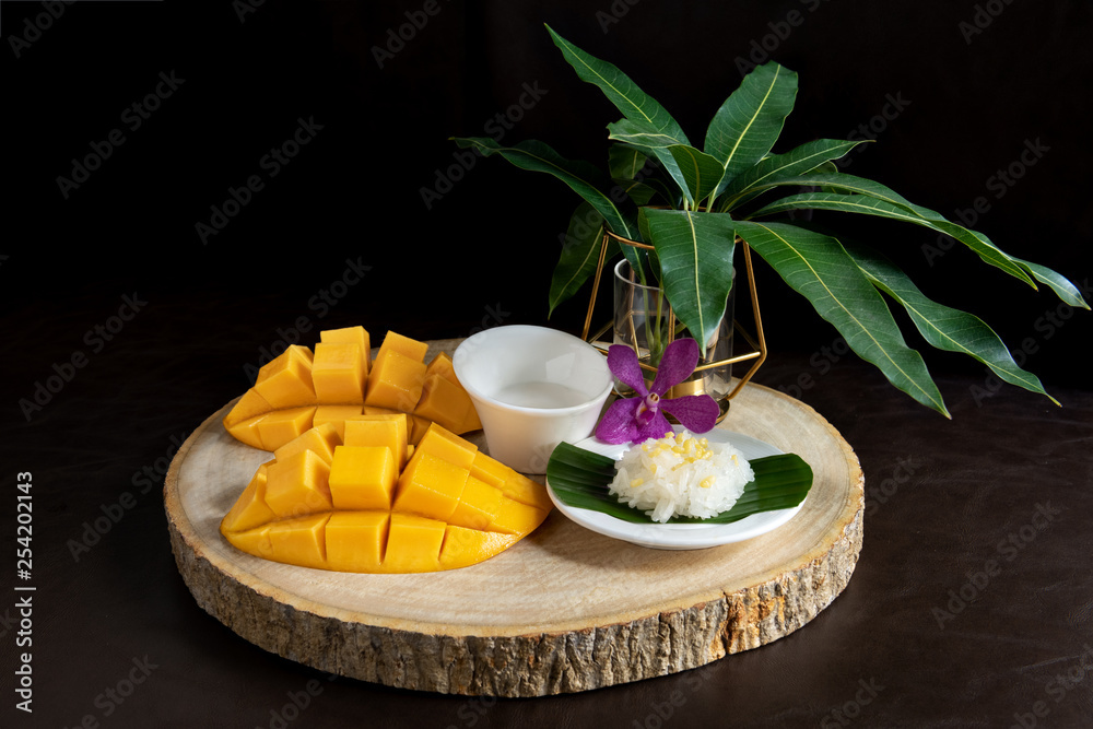 Thai style tropical dessert , Mango sticky rice 