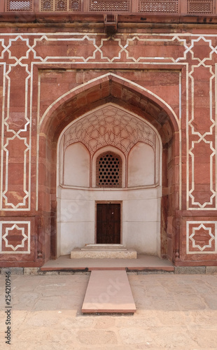 Architecture detail inside the Humayun s Tomb  built by Hamida Banu Begun in 1565-72  Delhi  India 