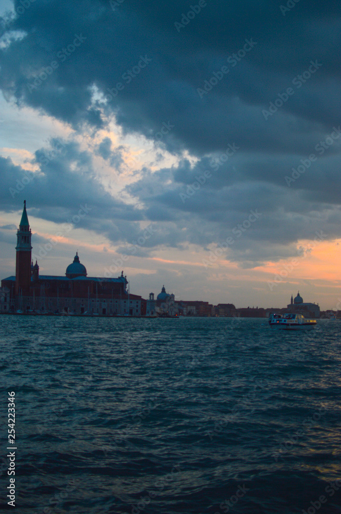 Fototapeta premium sunset in venice