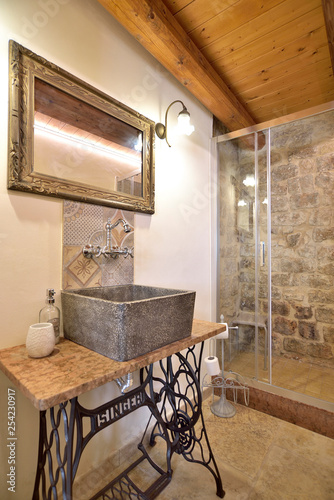 Casa con arredamento romantico