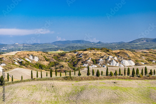 Die Landschaft der Crete Senesi besteht aus den vier Gemeinden Asciano, Buonconvento, Monteroni d’Arbia und Rapolano Terme sowie San Giovanni d’Asso (Ortsteil von Montalcino),
