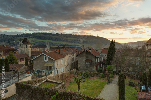 Vue sur les toits de Figeac - Lot - Occitanie - France photo