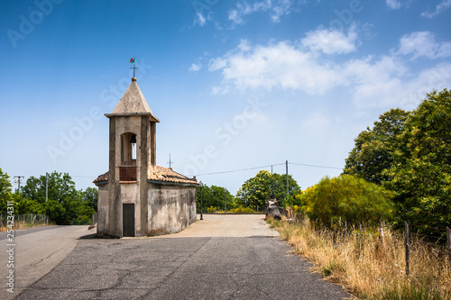 Εκτύπωση καμβά Small chapel in Sicily on a north road to the majestic volcano Etna
