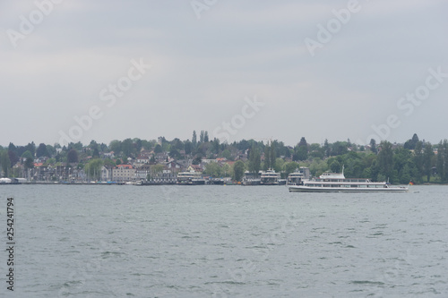 Mit der Auto-Fähre von Meersburg nach Konstanz am Bodensee © tina7si