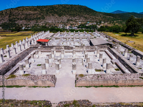 Фотография View of the ruins of the Burnt Palace in Tula archaeological site, Mexico