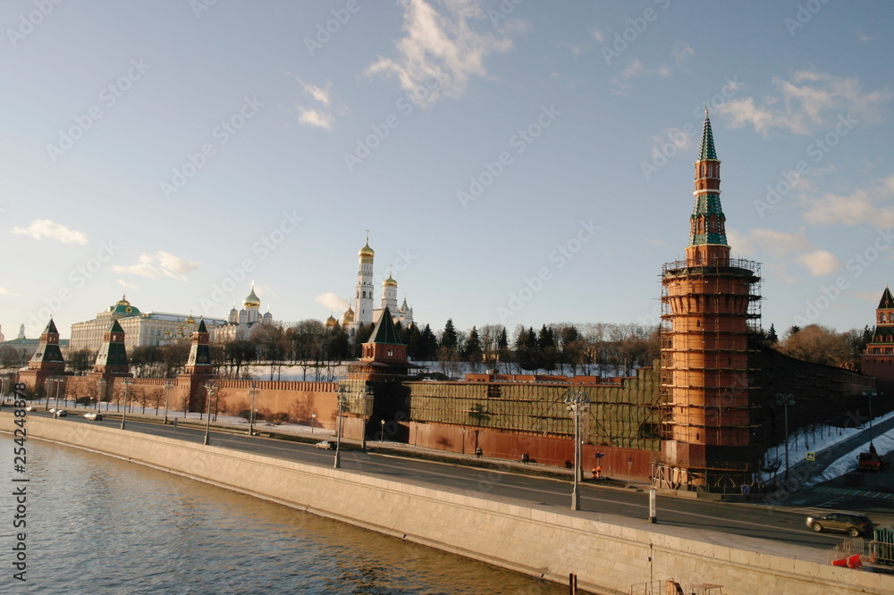 Kremlin wall along the Moscow river