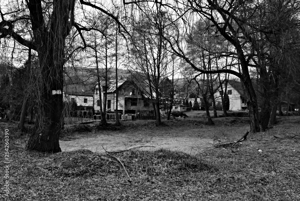 Obraz premium Nature in centre of czech village of Luzny in sunset